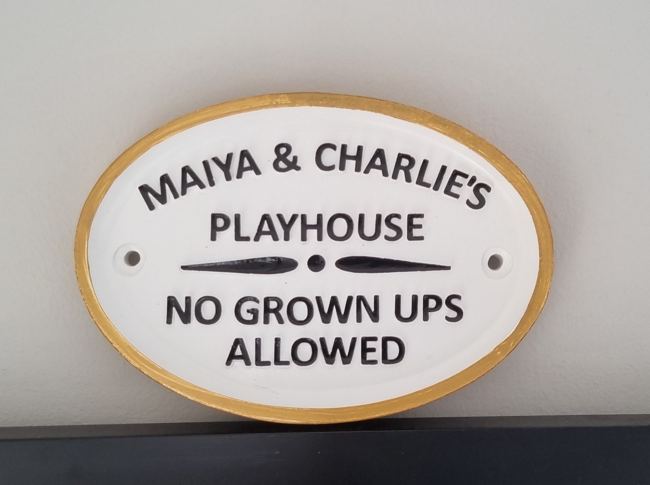 Oval Playhouse Sign 160mm x 115mm